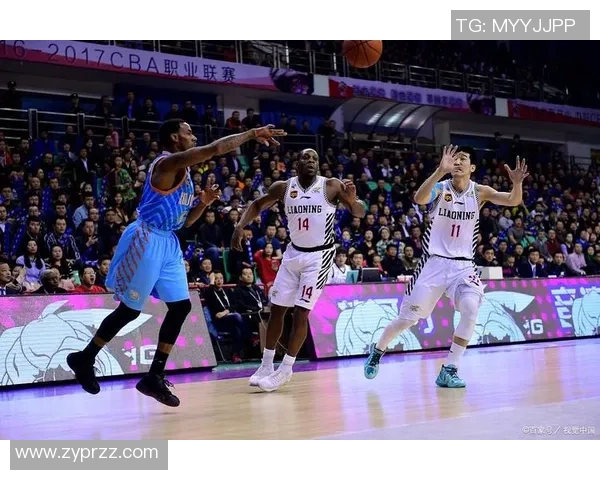 成都篮球队状态变革引发热议球迷期待新赛季的精彩表现与突破 成都篮球队状态变革引发热议球迷期待新赛季的精彩表现与突破