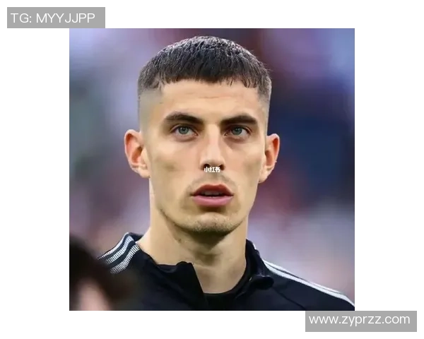 足球明星头像迷你男的魅力与风采探秘,带你领略球场背后的故事与激情